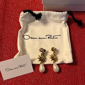 Oscar de la Renta Bloom gold-tone, faux pearl and crystal earrings NIB
